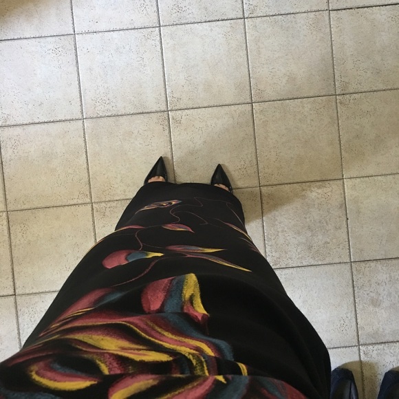 Gown - Picture 5 of 5