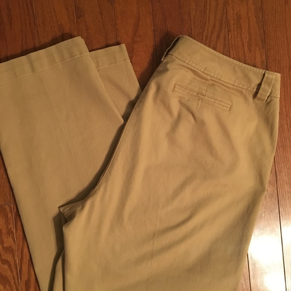 Talbots Khaki classic fit stretch  pants EUC
