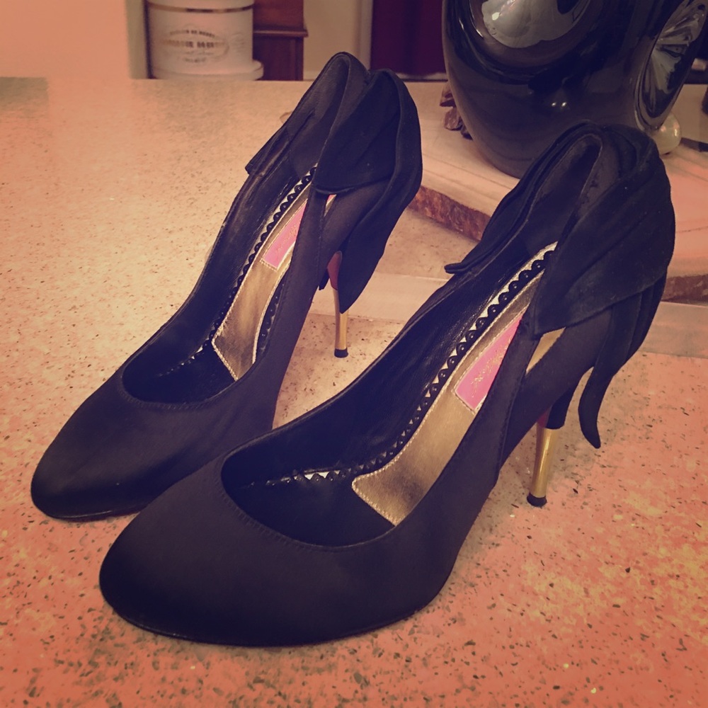 🎀 Betsey Johnson black pumps 8.5 🎀
