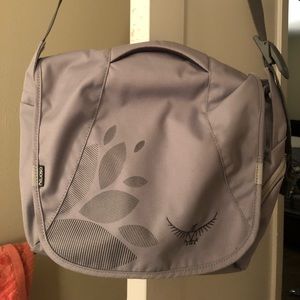 Osprey bag. Can be work over shoulder or chest