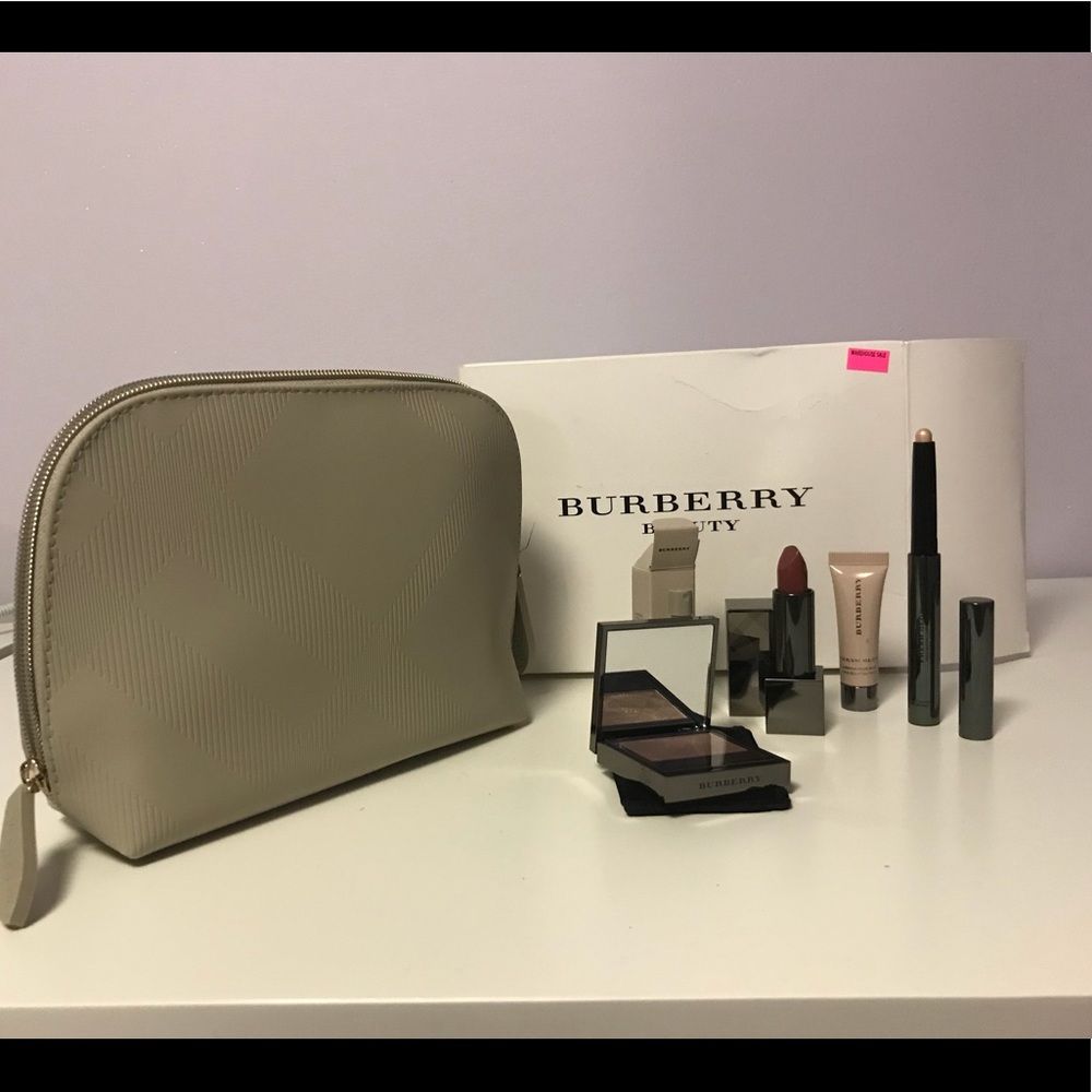 BRAND NEW BURBERRY MAKEUP GIFT SET
