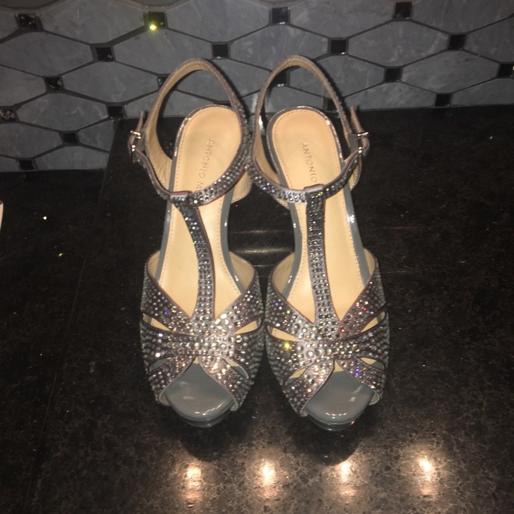 Antoni Melani Peep Toe Pumps