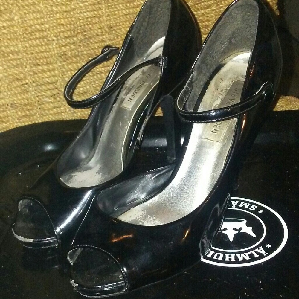 Size 7 Steve Madden Black Peep Toe Pumps