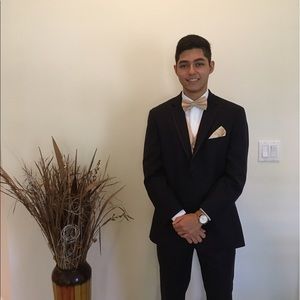 Meet your Posher, Carlos