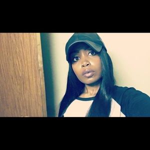 Meet your Posher, Monie