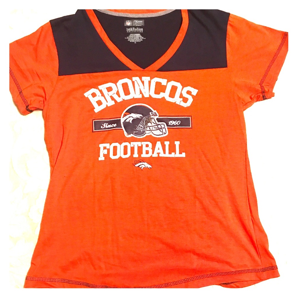 Denver Broncos XL T-shirt. New Without Tags