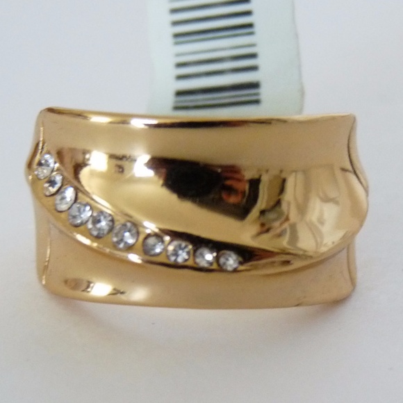 ELEGANT DESIGNER RING - Picture 2 of 5