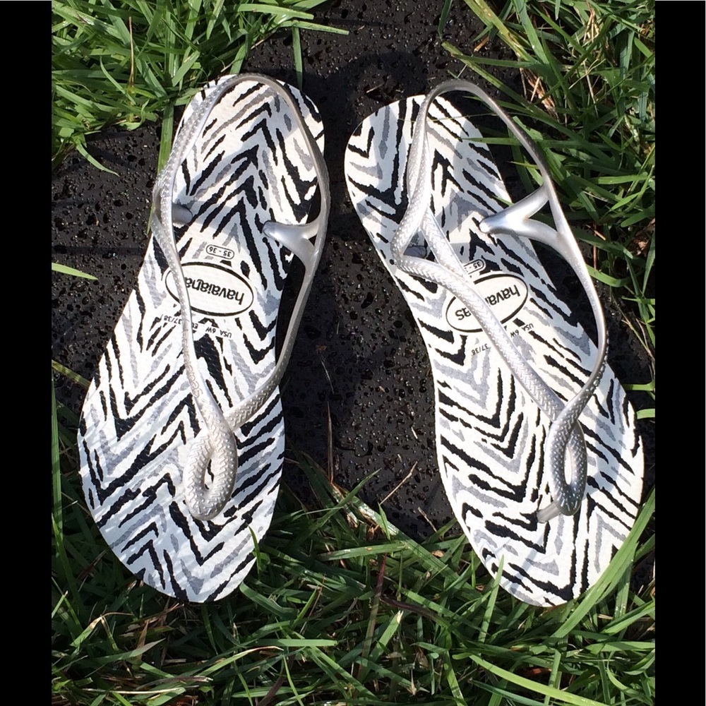 HAVAIANAS white sandals with silver strap, 6W, $15