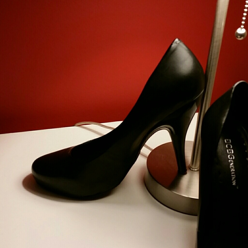 Pumps - Picture 2 of 7