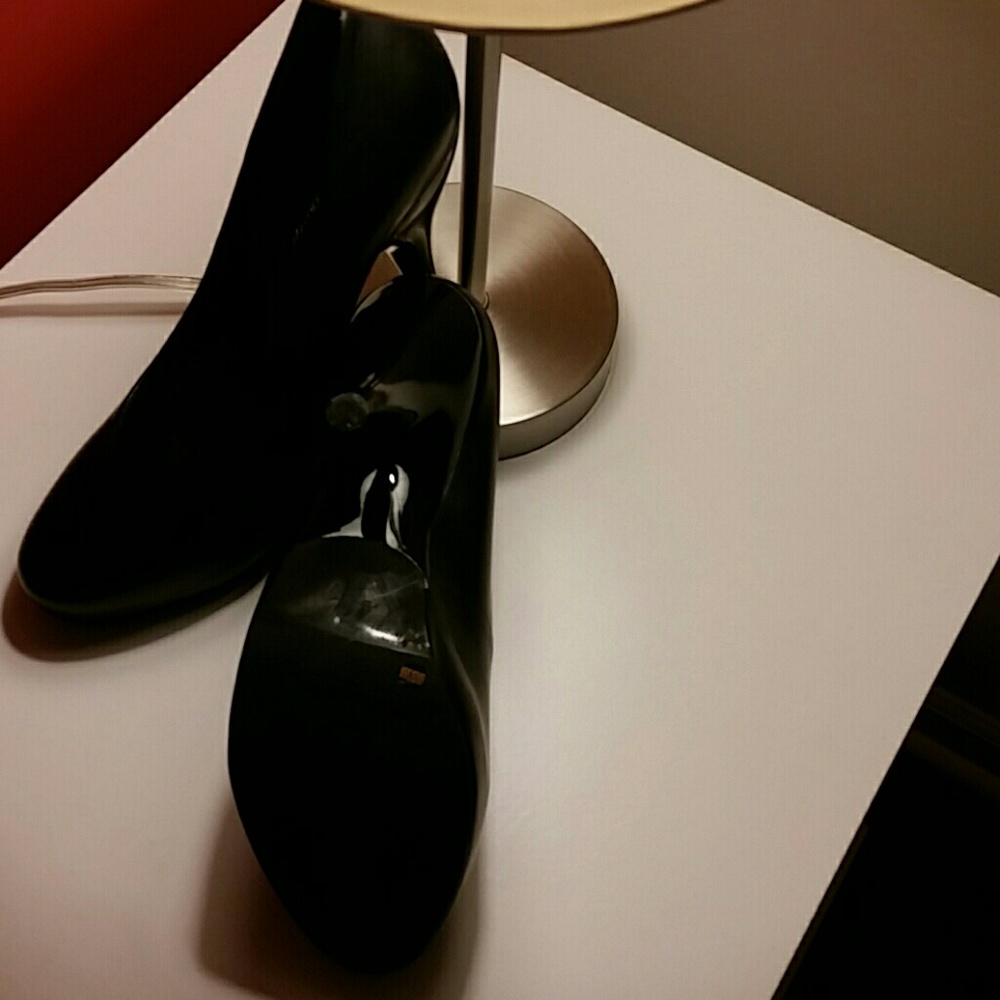 Pumps - Picture 3 of 7