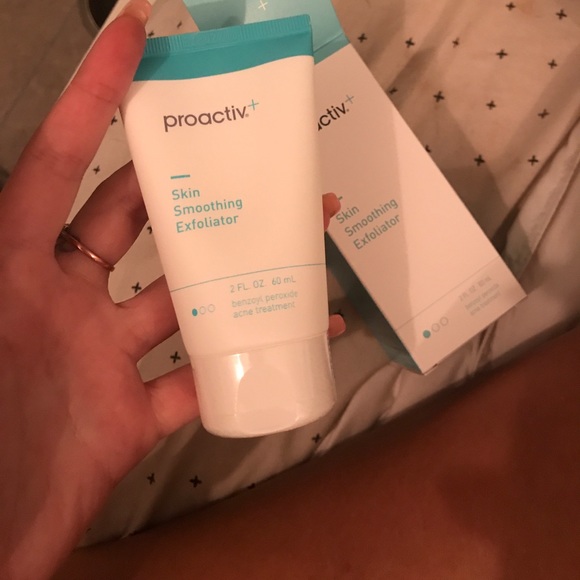 3 proactiv skin smoothing exfoliators - Picture 3 of 3