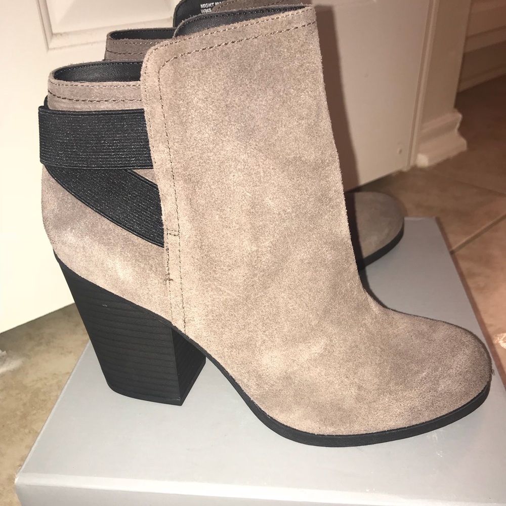 Kenneth Cole Boots