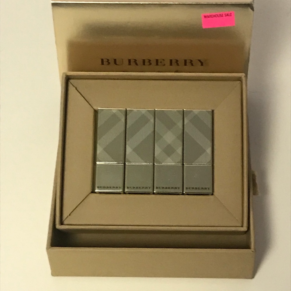 Brand new burberry festive mini lip velvet set