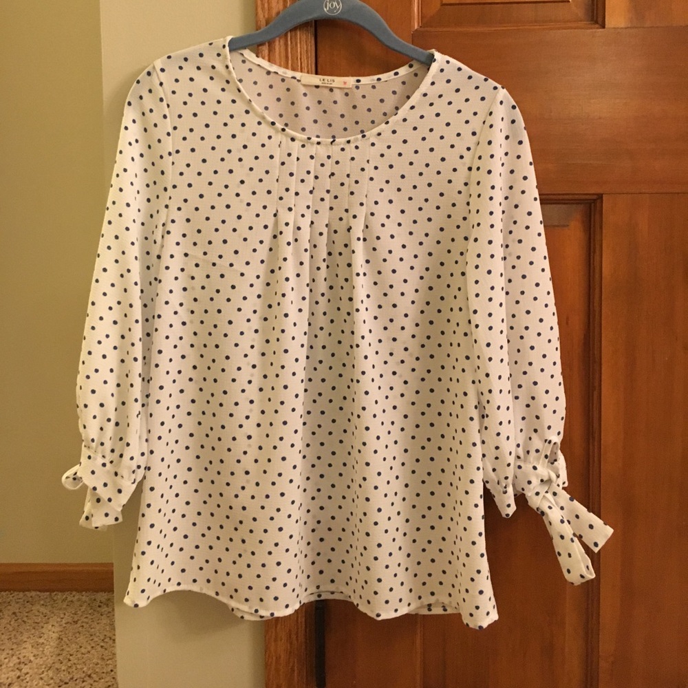 Women's three-quarter length blouse