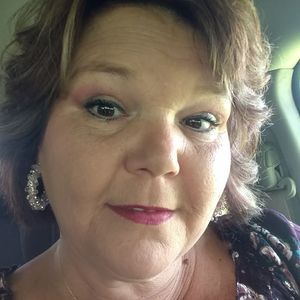 Meet your Posher, Lois