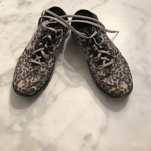 Nike cheetah print sneakers