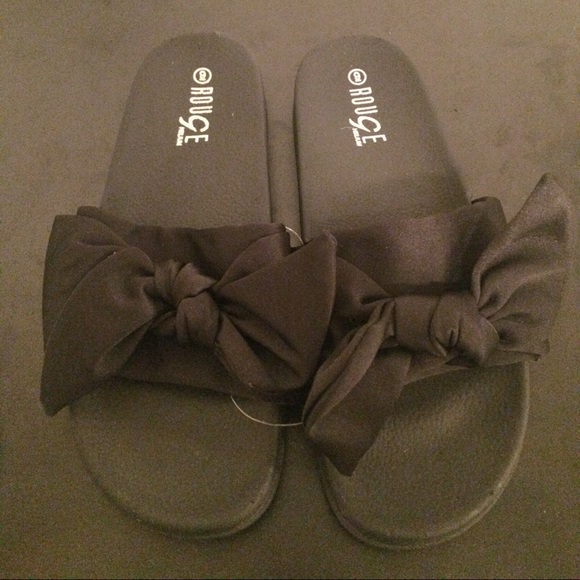 Bow Black Sandals - Picture 2 of 2