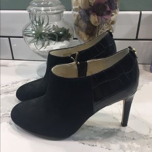 Chic Michael Kors ankle booties, amazing condition