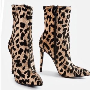 BRAND NEW CHEETAH SOCK BOOTIES SZ 7