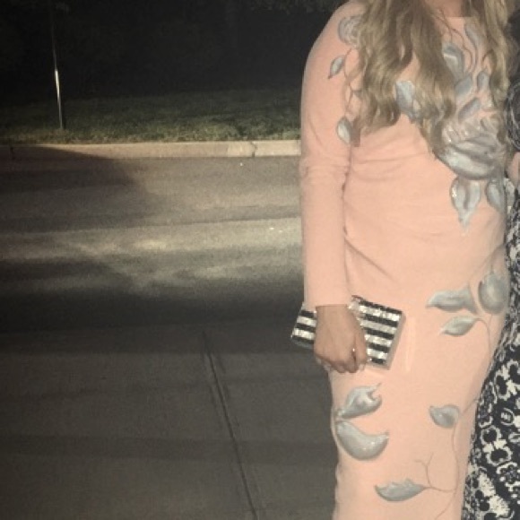 Gown - Picture 5 of 5