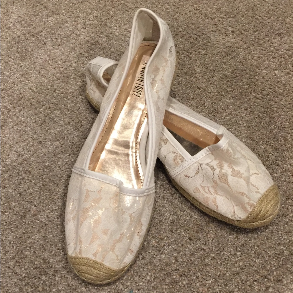 Lace Jennifer’s Lopez flats.