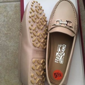 Salvatore Ferragamo 5 1/2