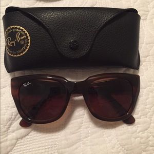 Ray Ban Wayfarer Style Sunglasses