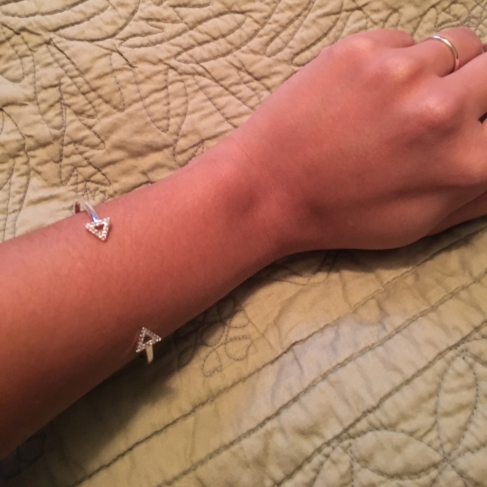 S&D Double sided Arrow Cuff