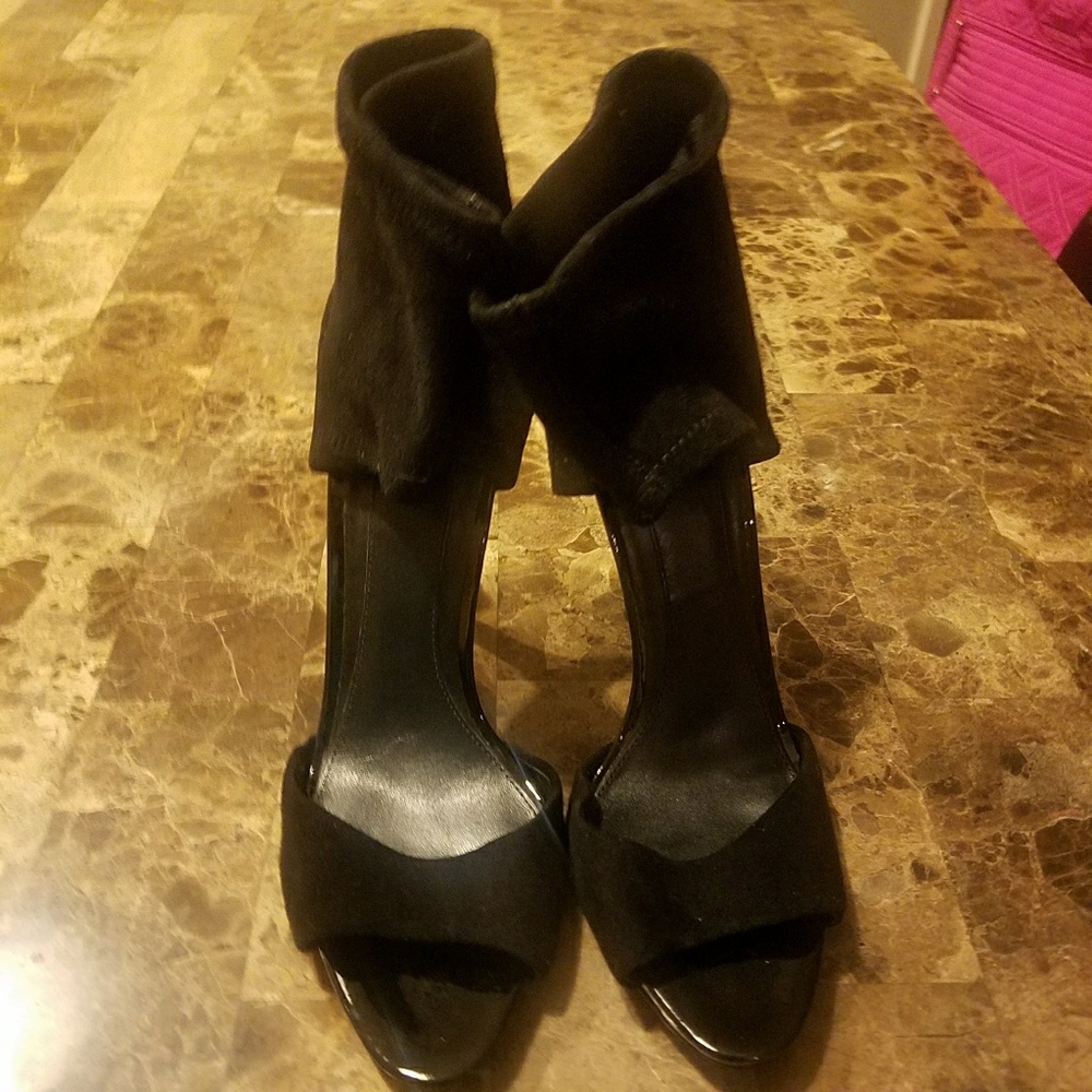 Suede black heels