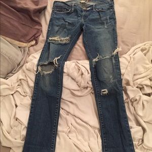 Cute Hollister ripped skinny jeans