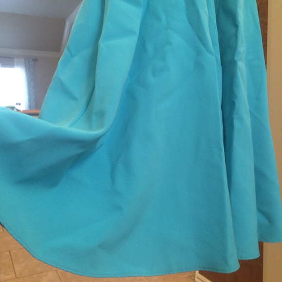 Turquoise gown - Picture 4 of 7