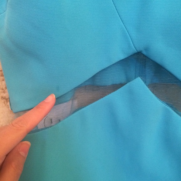 Turquoise gown - Picture 6 of 7