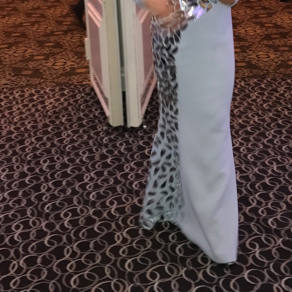 Gown - Picture 8 of 8