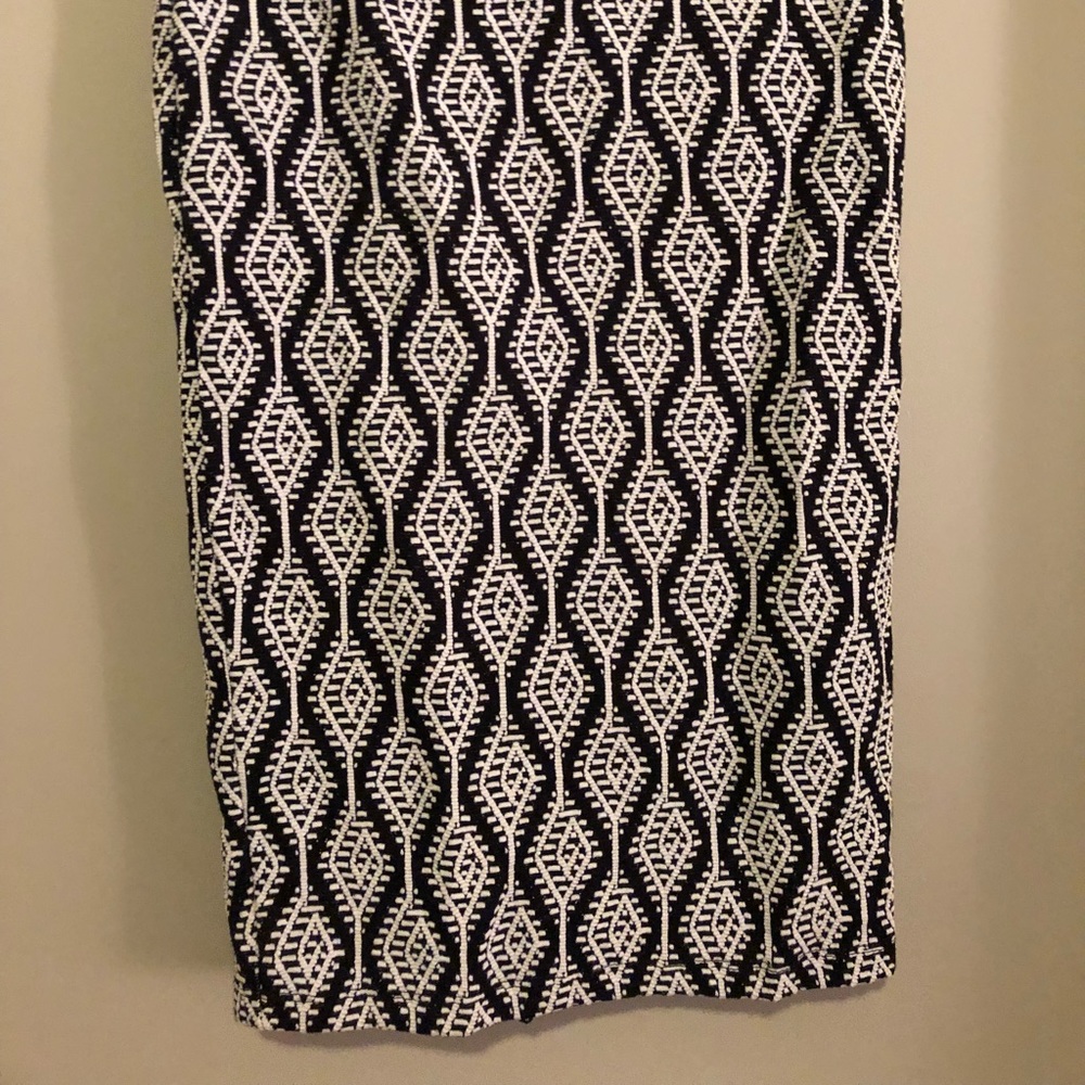 Midi Length Patterned And Textured Pencil Skirt - image 2