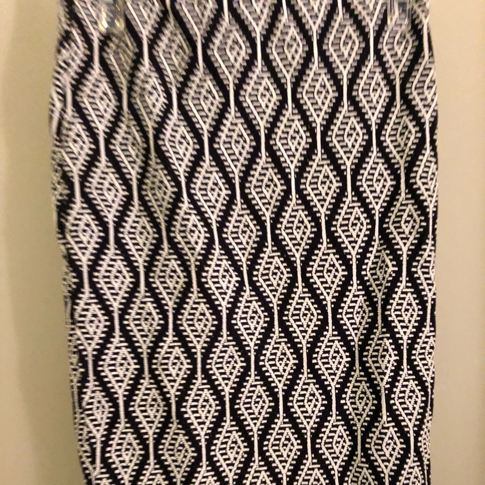 Midi Length Patterned And Textured Pencil Skirt - image 3