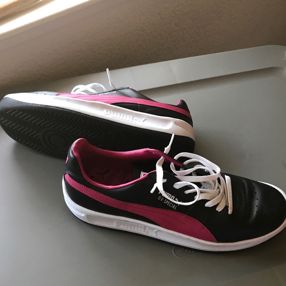 Black and Pink Puma’s