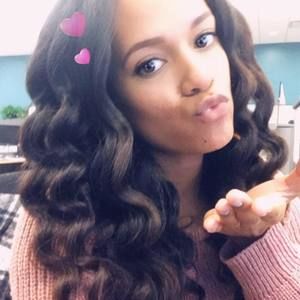 Meet your Posher, Vanessa