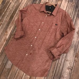 Men’s volcom button down.