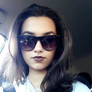 Meet your Posher, Makayla