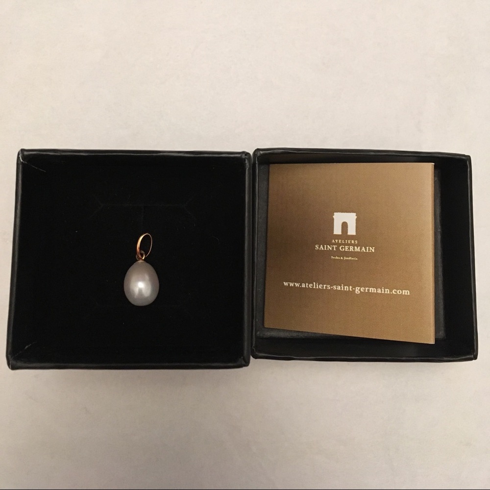Saint Germain 18K Gold White Pearl Pendant. New
