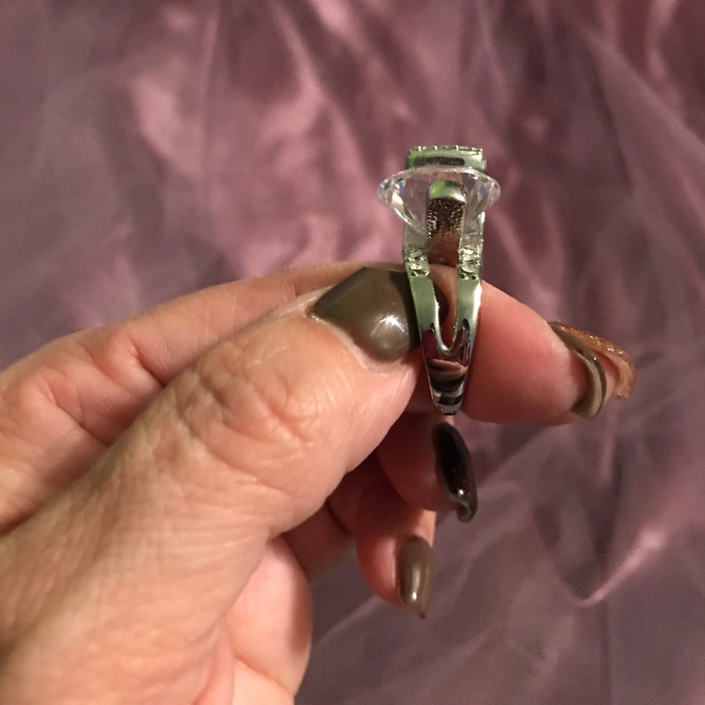 Ring - Picture 4 of 4