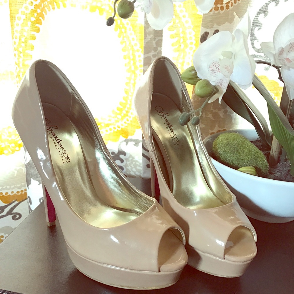 Women’s Open toe Heels size US 7.5