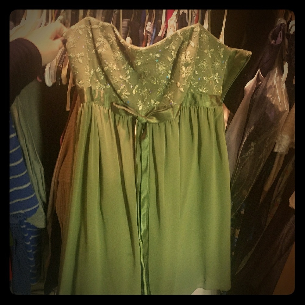 Gorgeous green semi formal dress