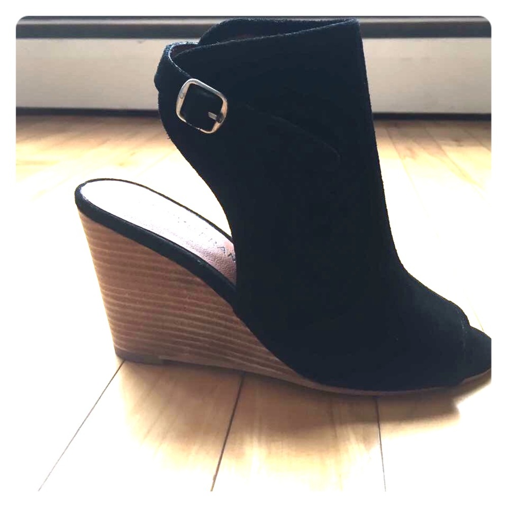 Lucky Brand Size 5 Black Riza Wedge