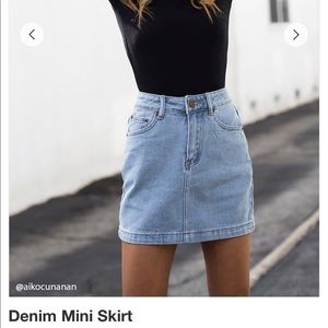 Forever 21 denim mini skirt. Light wash!