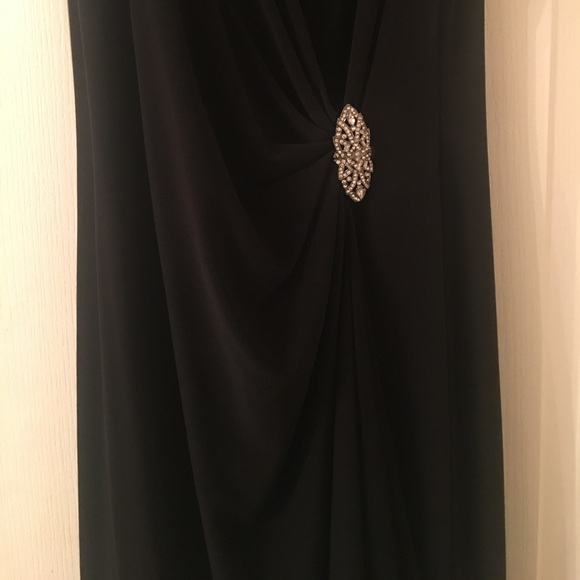 Gown - Picture 2 of 6