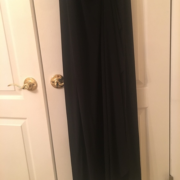 Gown - Picture 5 of 6