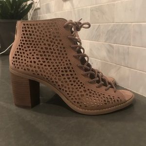 Vince Camuto Booties Tulina