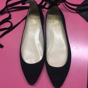 VINCE CAMUTO Bevian lace up flats