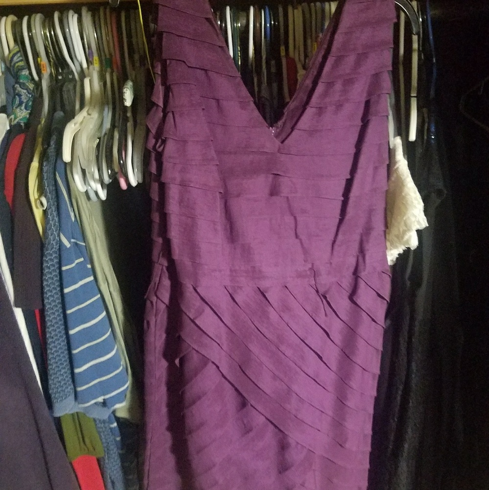 Cocktail dress, super flattering and chic!